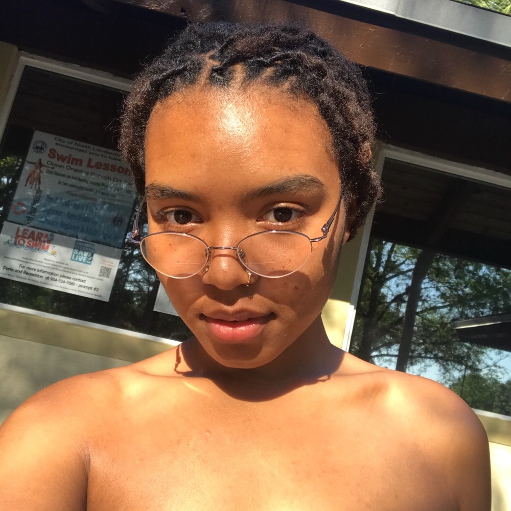 Meet your Posher, Kareen